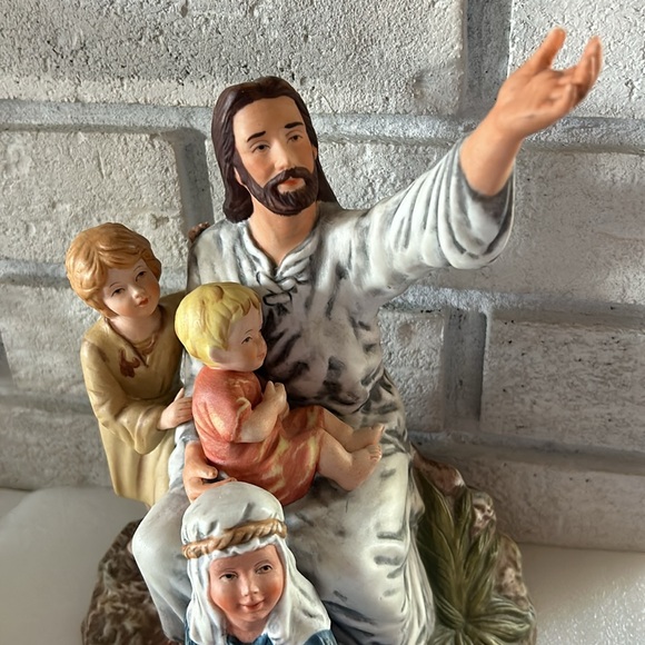 Masterpiece by Homeco - Jesus with Children - Picture 2 of 8